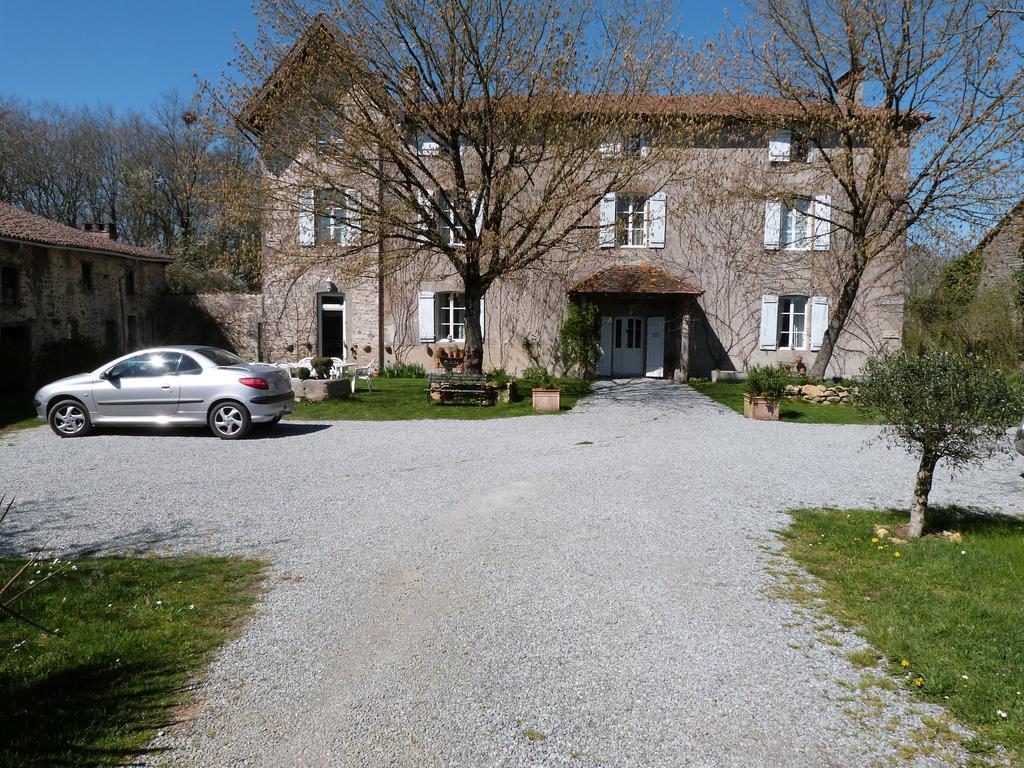 Bed and Breakfast Le Domaine De Panissac Berneuil  Экстерьер фото
